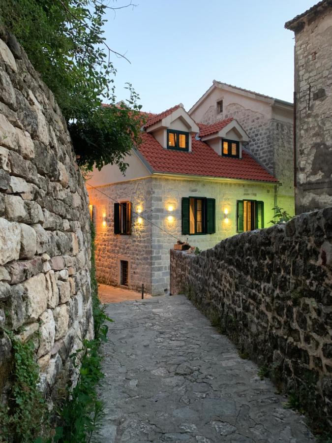 Kazin Supreme Hotel Kotor Bagian luar foto