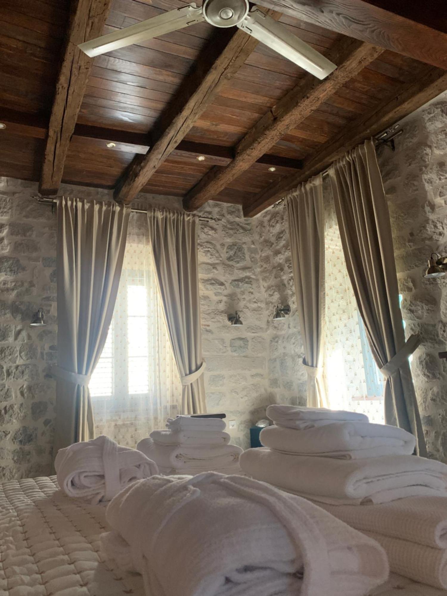 Kazin Supreme Hotel Kotor Bagian luar foto