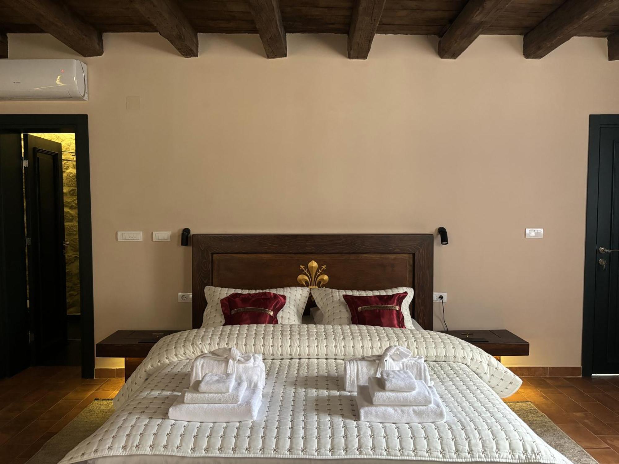 Kazin Supreme Hotel Kotor Bagian luar foto