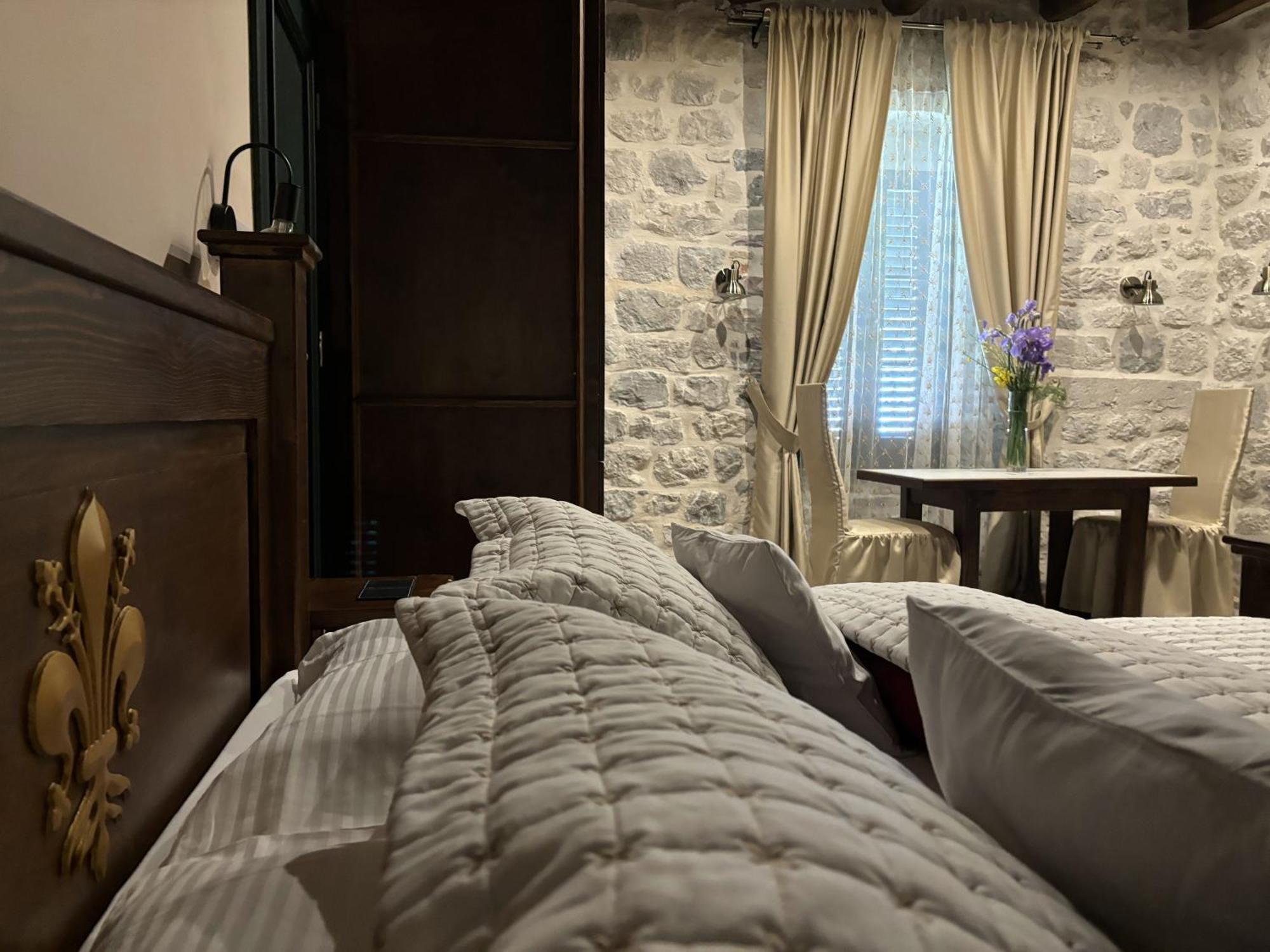 Kazin Supreme Hotel Kotor Bagian luar foto