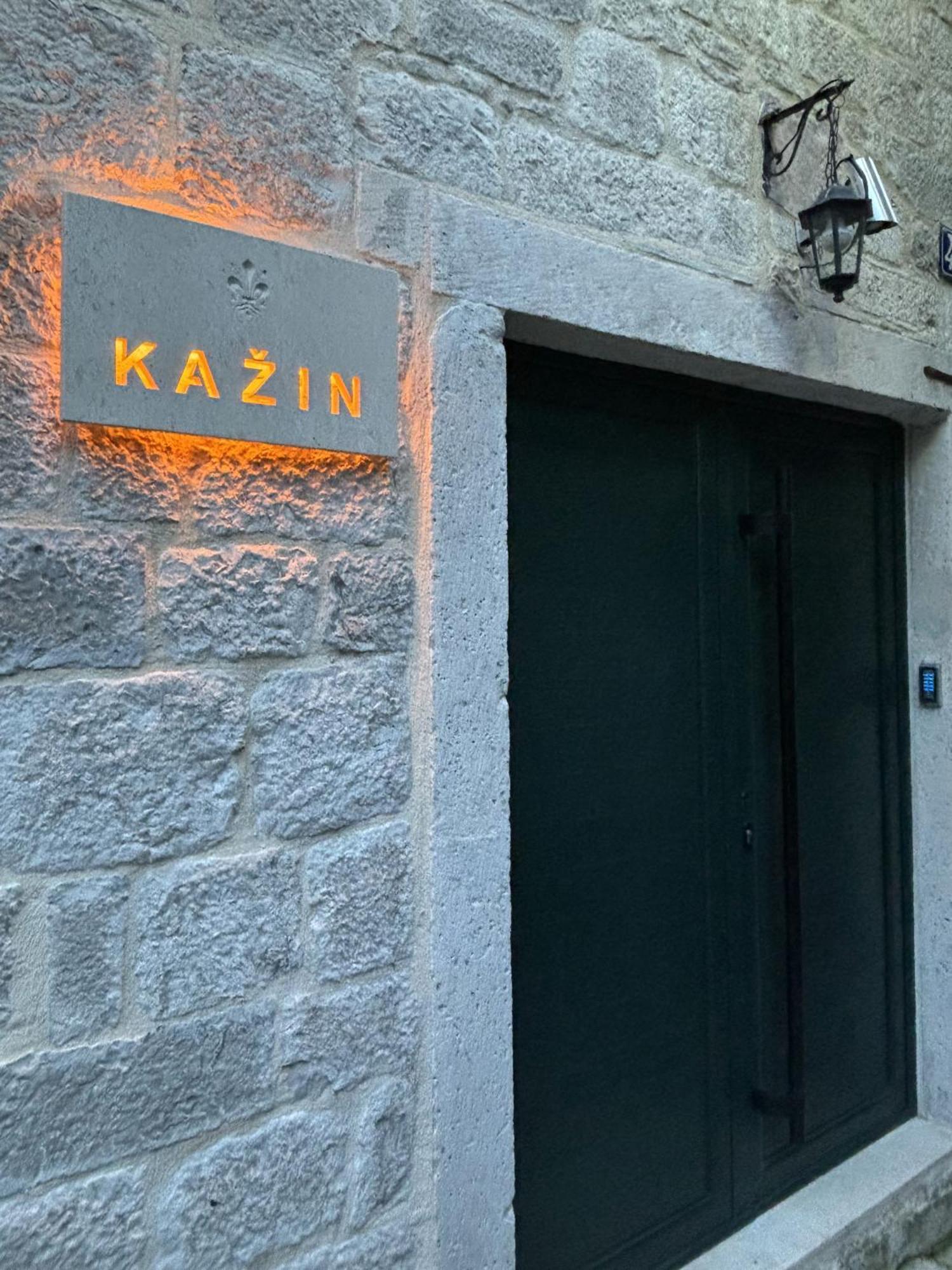 Kazin Supreme Hotel Kotor Bagian luar foto