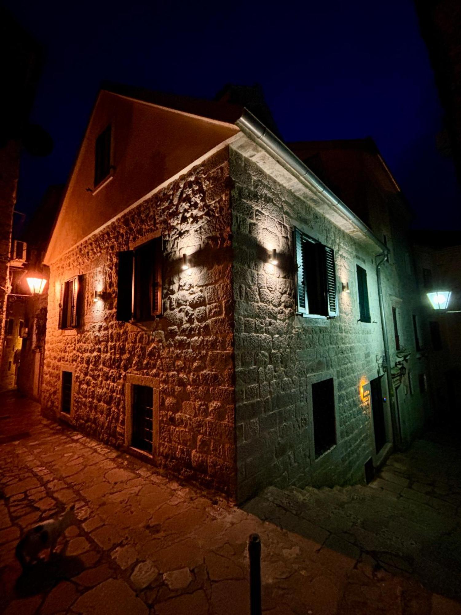 Kazin Supreme Hotel Kotor Bagian luar foto